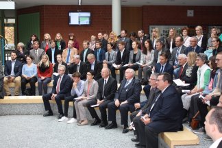 Die Aula der Staatlichen Berufsschule II Bayreuth war gefüllt mit zahlreichen Gästen.