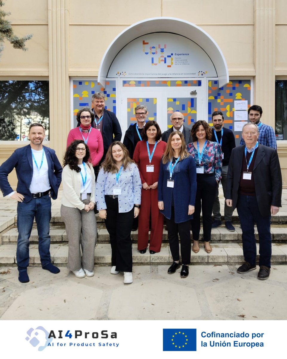 Das Bild zeigt die VertreterInnen der Partner des Projekts beim ersten Projekttreffen in Ibi / Alicante.