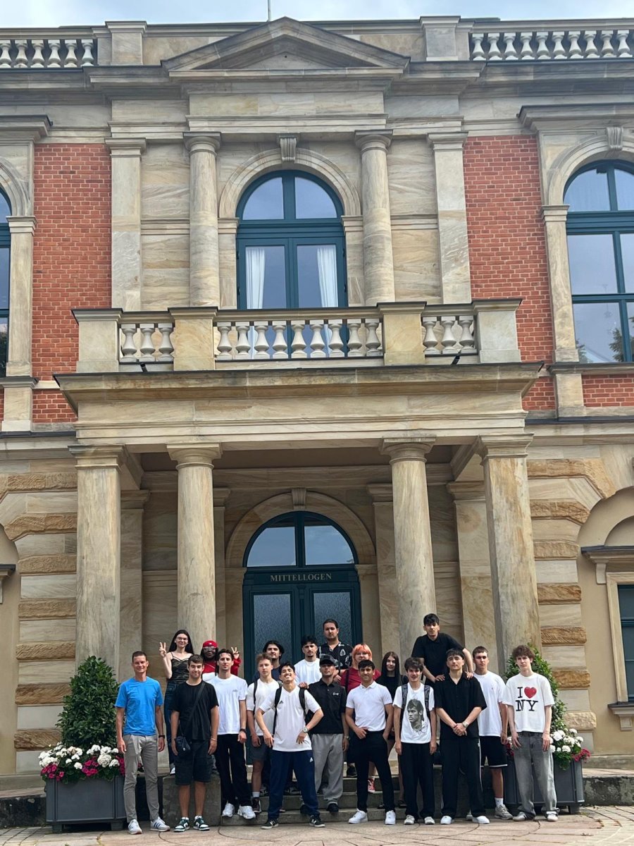 JBIK besucht im SJ 2024/25 das Festspielhaus